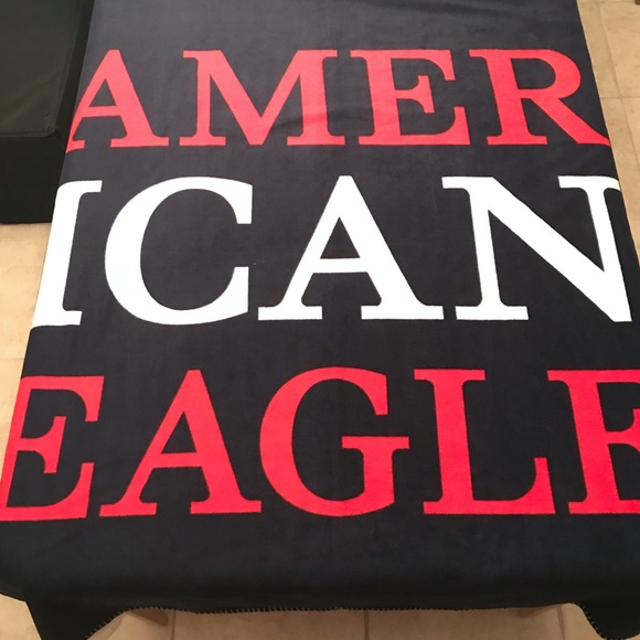 NWT American Eagle blanket - Picture 3 of 8